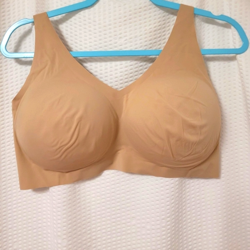 Four Secret Treasures Bras. Size XXL